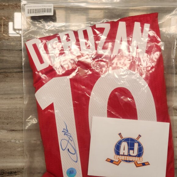 Demar DeRozan - NBA Toronto Raptors - Autographed Nike Swingman Jersey NWT - Picture 8 of 9